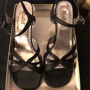 Woman’s dress sandal size 9